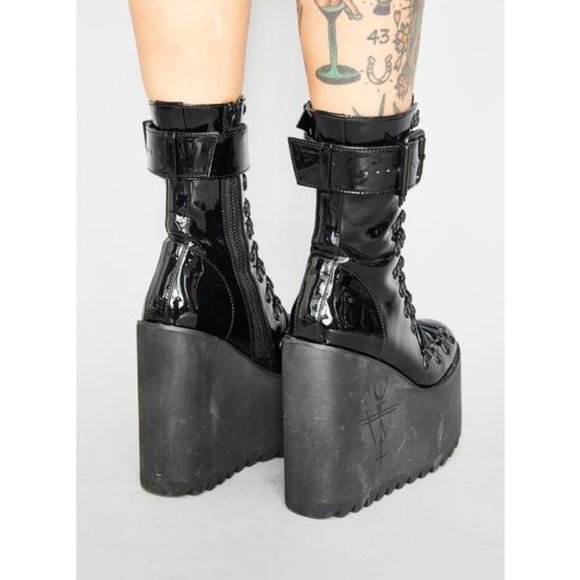 SOLD!🆕"Sacred Traitor" Widow DollsKill Boots - Picture 5 of 8